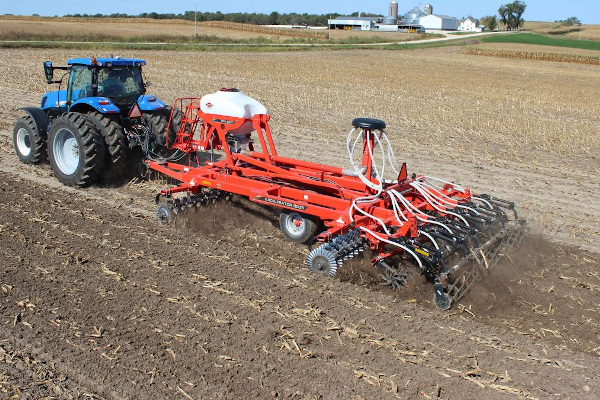 Kuhn | Cover Crop Seeders | CCX 9000 for sale at Rusler Implement, Colorado